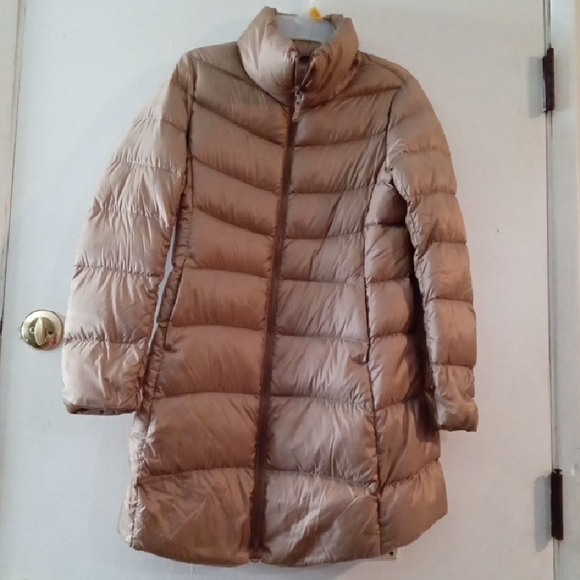 Uniqlo Jackets & Blazers - Uniqlo Women's Beige Puffer Jacket